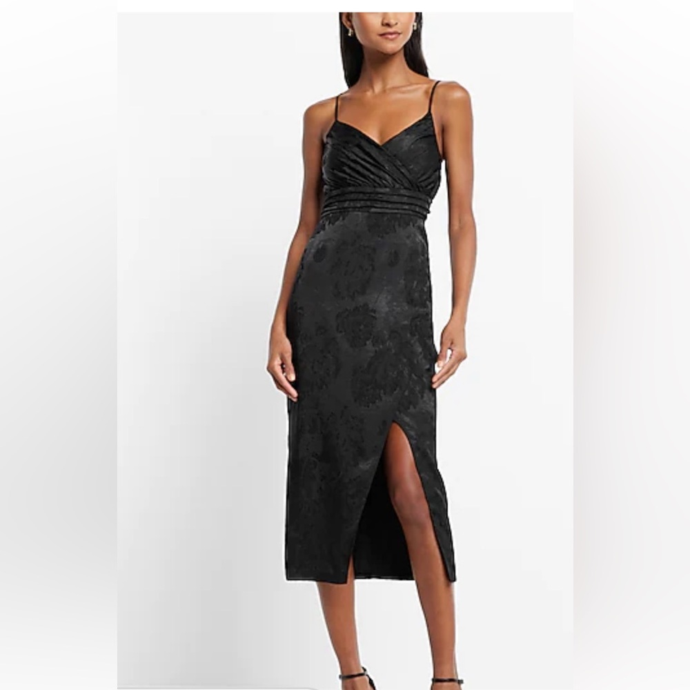 Express Floral Jacquard V-neck wrap midi dress - size 6 NWT